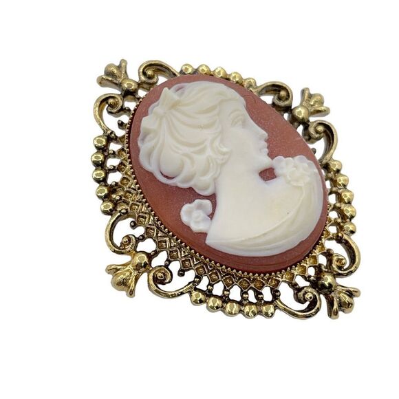 Vintage Avon Cameo Glace Brooch Pin Locket Gold Tone Filigree Trim Women - Picture 3 of 15